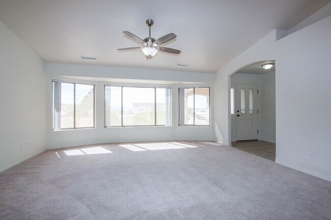 Building Photo - 4 Bedroom Home with 3 Car Garage in PV!