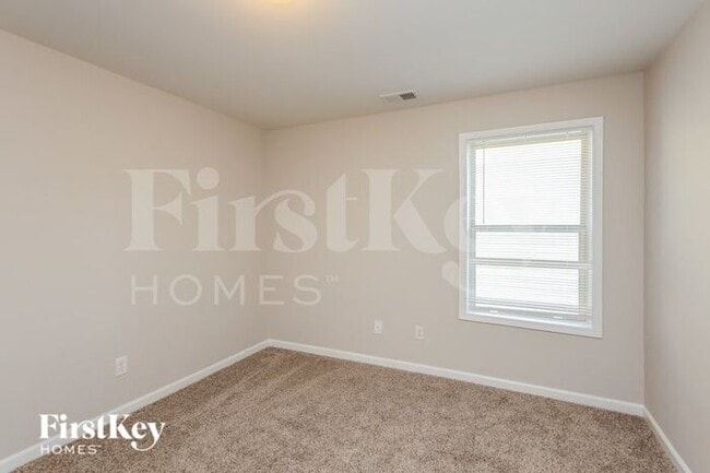 Building Photo - 5862 Bridgeport Ct