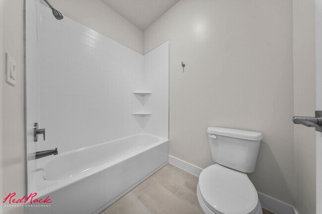 Building Photo - Brand New Townhome in Crimson Park! Stylis...