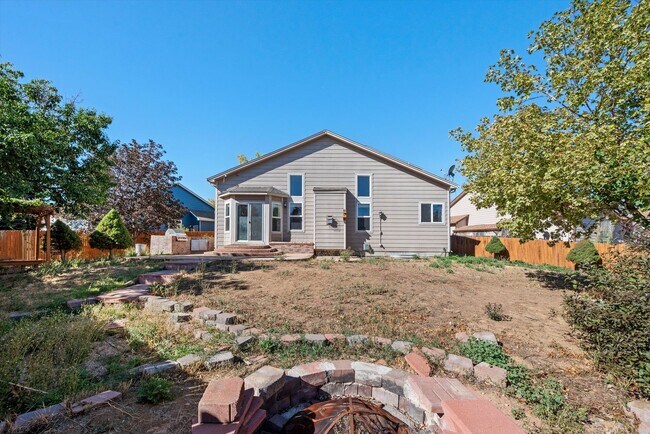 Building Photo - 2258 S Gibralter Way