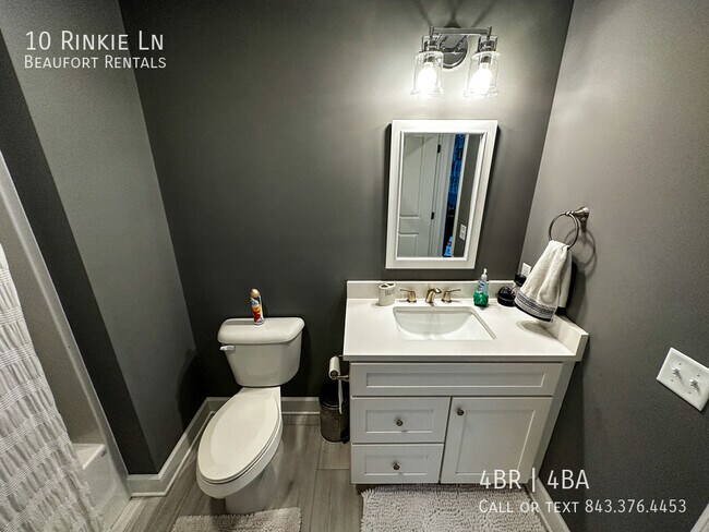 Building Photo - 10 Los Robles Rd