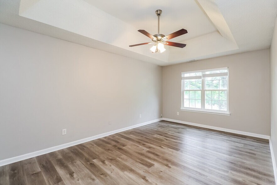Building Photo - 905 Grassy Patch Ln