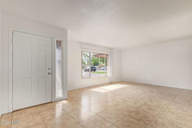 Building Photo - 3929 S Pine St