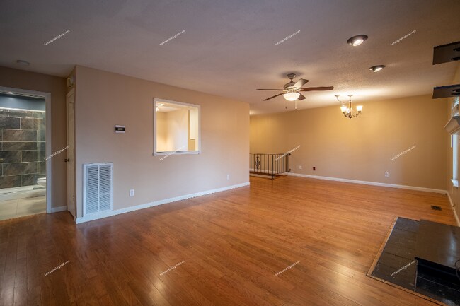 Building Photo - 8709 Olde Colony Trail