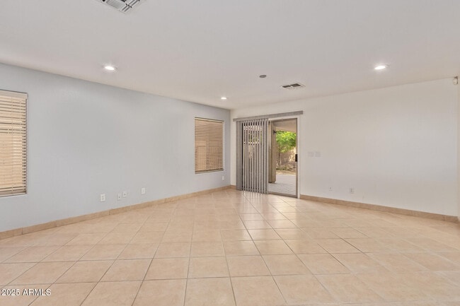 Building Photo - 1609 E Beautiful Ln