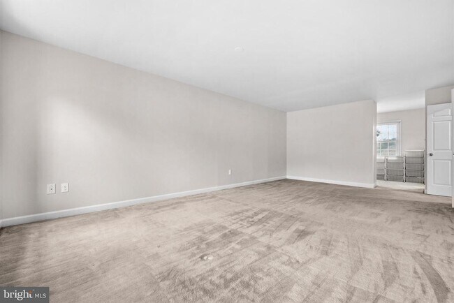 Building Photo - 7520 Royal Dominion Dr