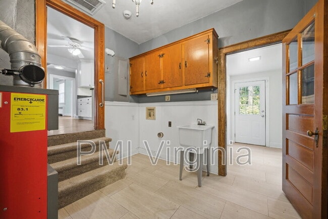 Building Photo - 400 Kemp Ln