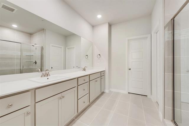 Building Photo - 4221 Willow Pond Dr