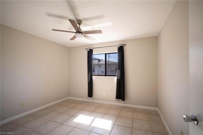 Building Photo - 3706 SE 10th Ave