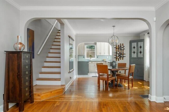 Building Photo - 168 Garland Ave