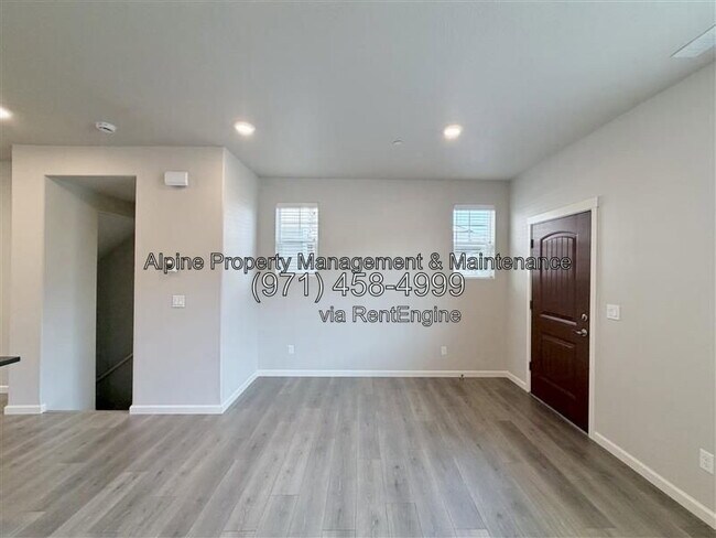 Building Photo - 14229 SW 169th Ave