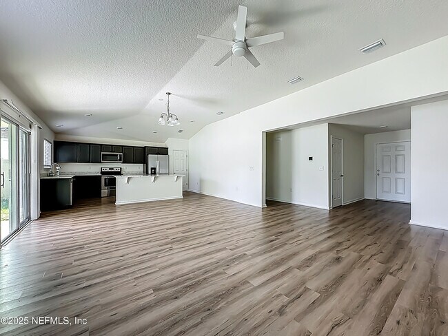 Building Photo - 12292 Orange Grove Dr