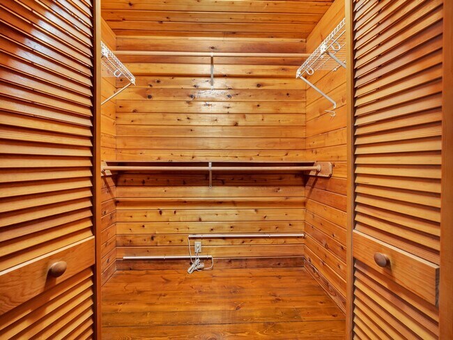 Building Photo - 3 bedrooms 2 bathroom with a large Loft for generational living + storage shed
