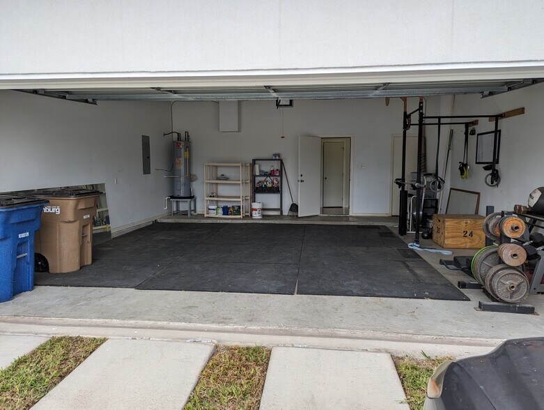 Building Photo - 5211 Shalom Dr