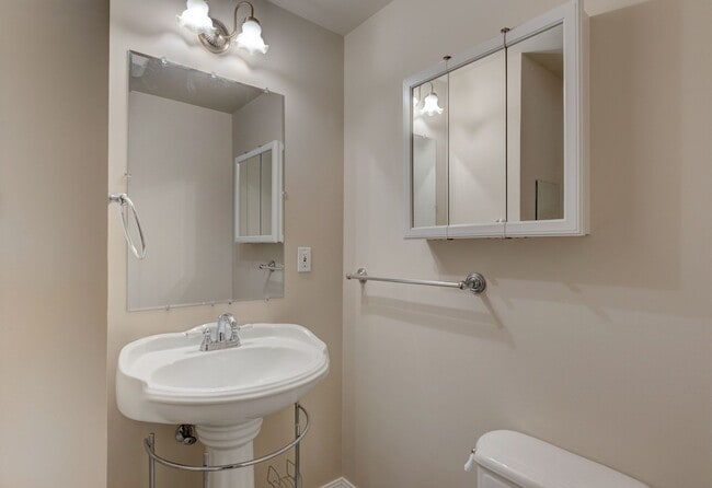 Building Photo - Charming 3-Bedroom Home on Spacious Corner...