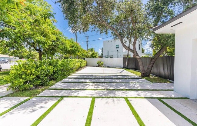 Building Photo - 9958 SW 216th St