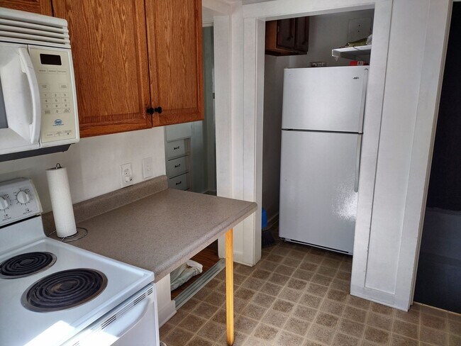 Kitchen - 1837 Sheridan St