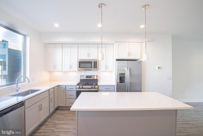 Building Photo - 3013 Evergreen Walk