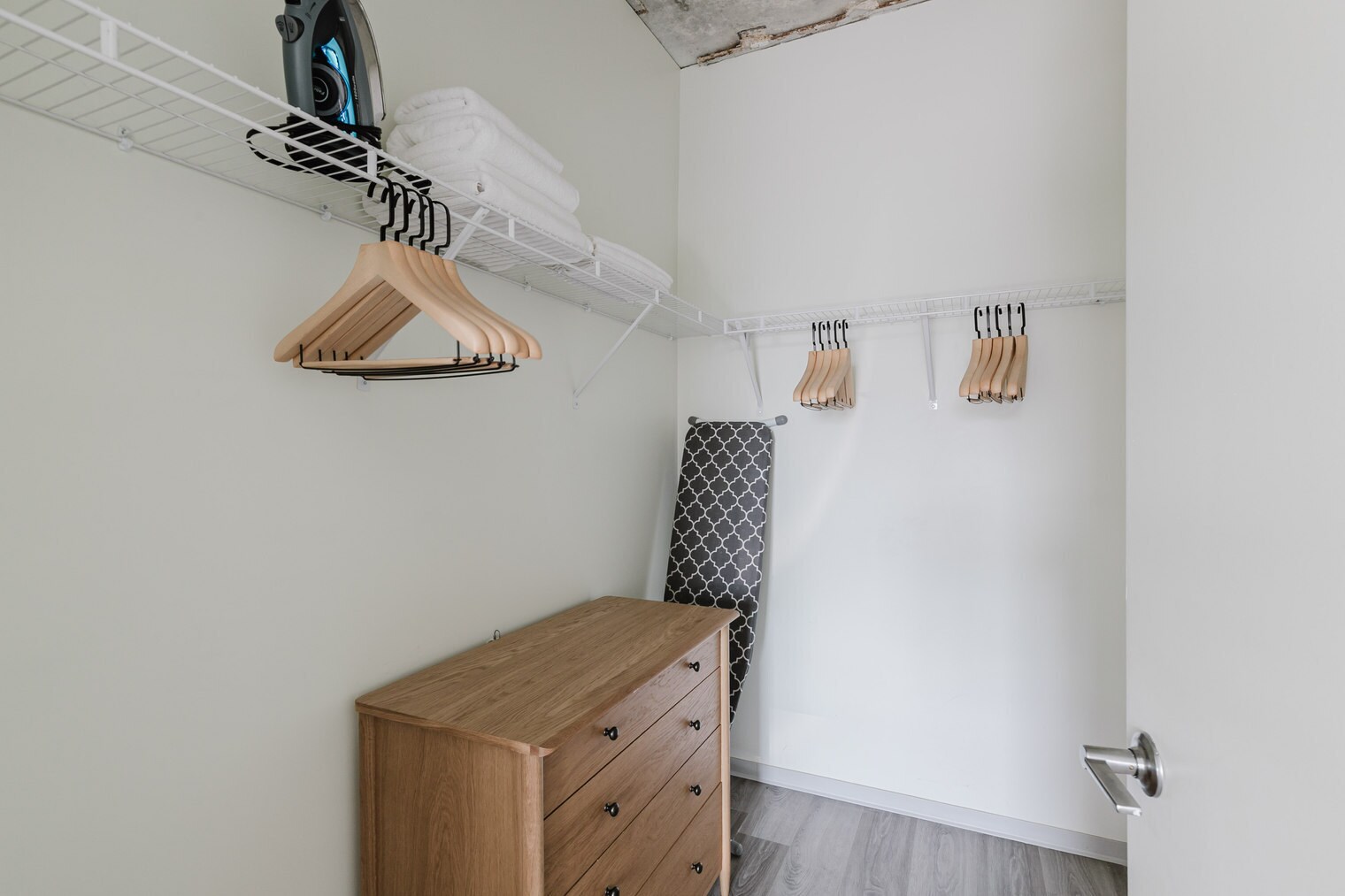 Building Photo - 343 W Schiller St