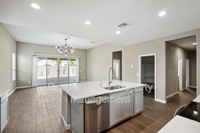 Building Photo - 44478 W Palo Abeto Dr