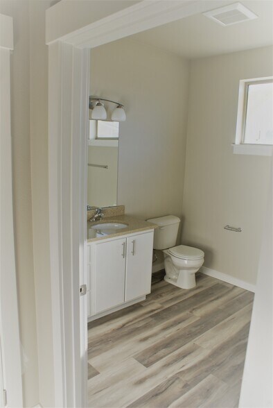 Building Photo - 61320 Blakely Rd