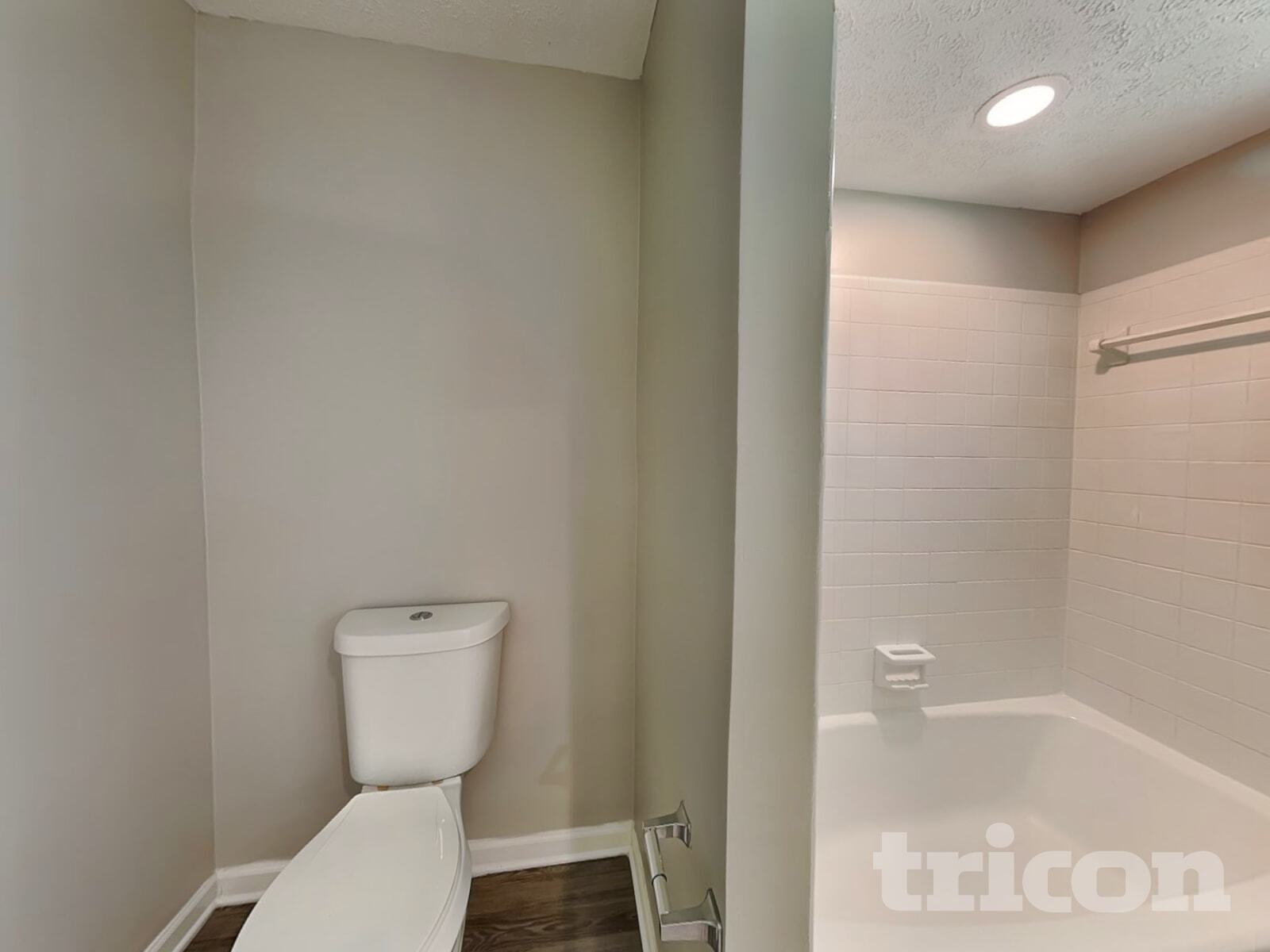 Building Photo - 515 Westbridge Dr