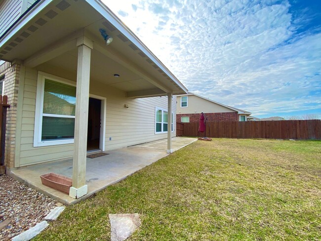 Building Photo - 3 BED/2.5 BATH House for lease! Located close to Lackland Air force Base
