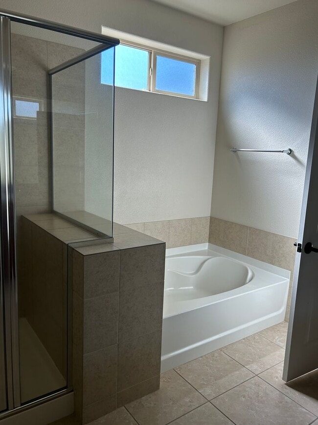 Building Photo - 4973 Bougainvillea Dr