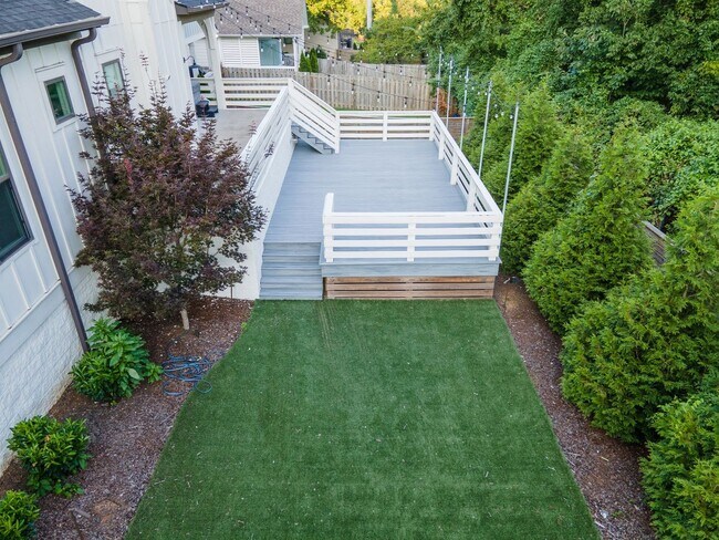 Building Photo - **LIKE-NEW, HIGH-END EXECUTIVE HOME WITH INCREDIBLE OUTDOOR ENTERTAINING IN IDEAL LOCATION**