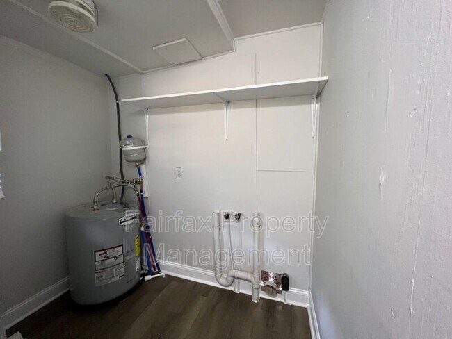 Building Photo - 2609 Ashe St