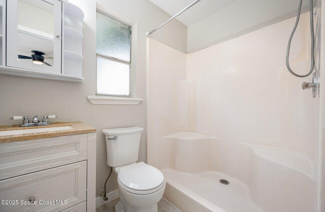 Building Photo - 1474 Lombard St NW