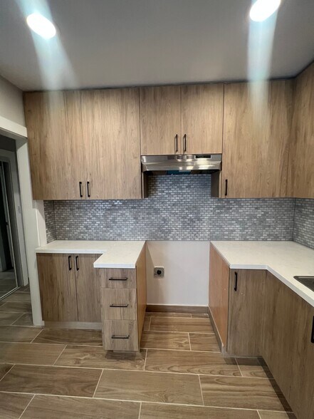 Building Photo - 20301 Cohasset St