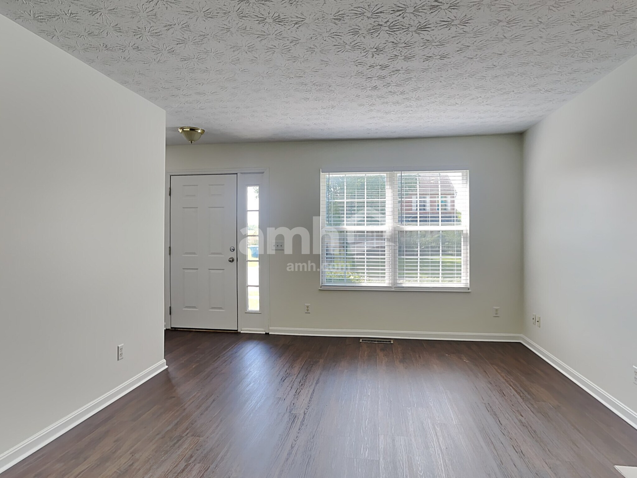 Building Photo - 2324 Pleasant Meadows Dr