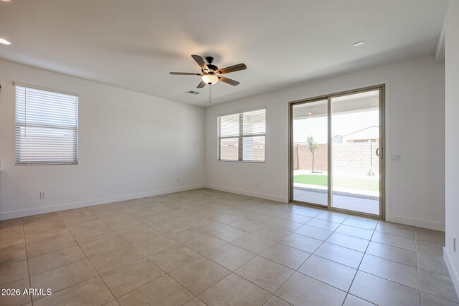 Building Photo - 26096 N 170th Ave