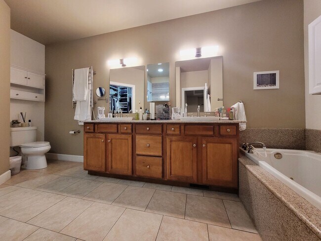 Building Photo - Beautiful Home in Desirable Geneva Neighborhood - 2700 sqft