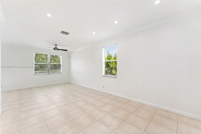 Building Photo - 7423 NW 70th Ave