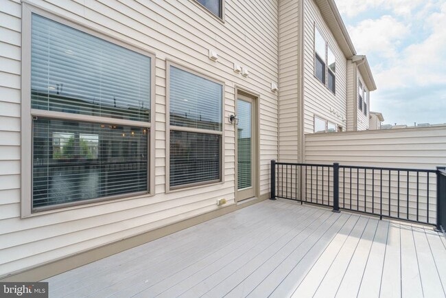 Building Photo - 23503 Adagio Terrace