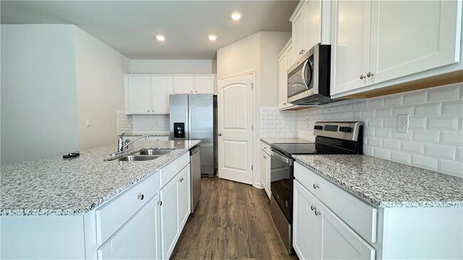 Building Photo - 100 Aspen Ct