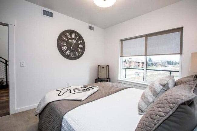 Building Photo - Whitefish Townhome w/ Clubhouse amenities