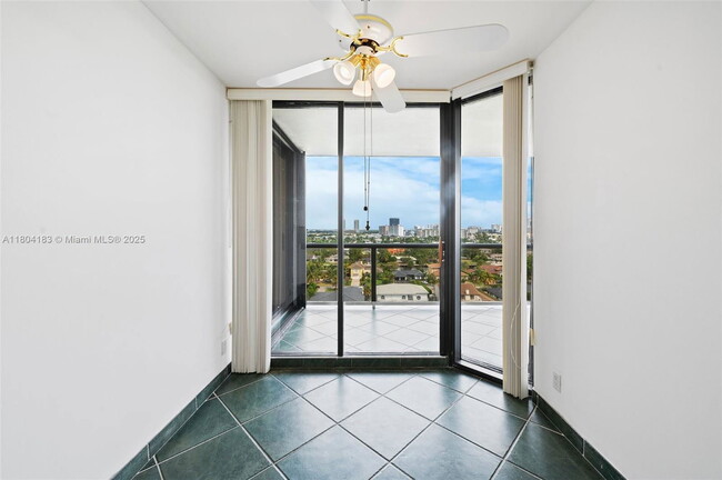 Building Photo - 3600 Yacht Club Dr