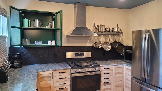 Building Photo - 55 Buffum St