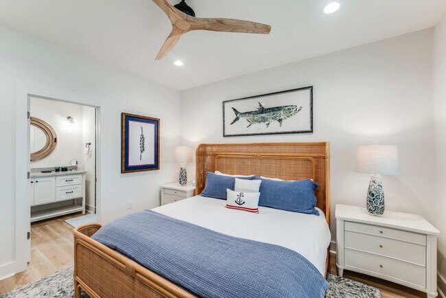 Building Photo - 119 6th St