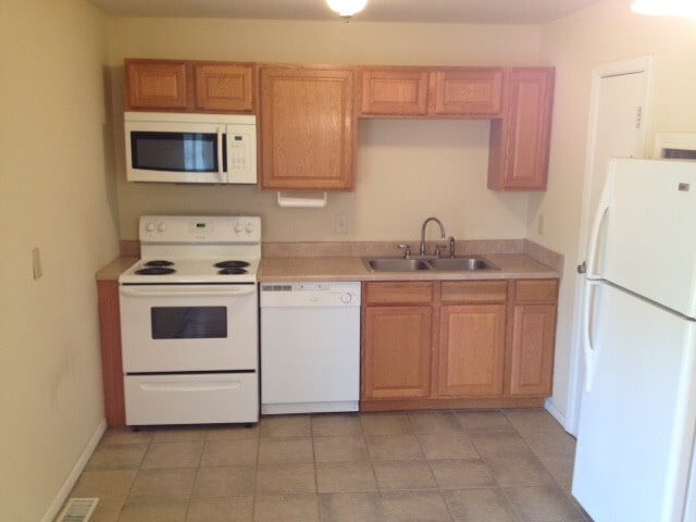 Building Photo - 7058 Manderlay Dr