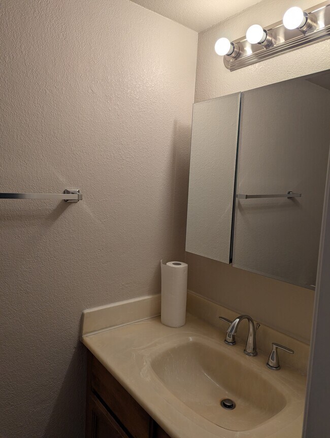 Building Photo - 898 Rhinegold Way