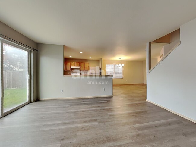 Building Photo - 9523 187 St E