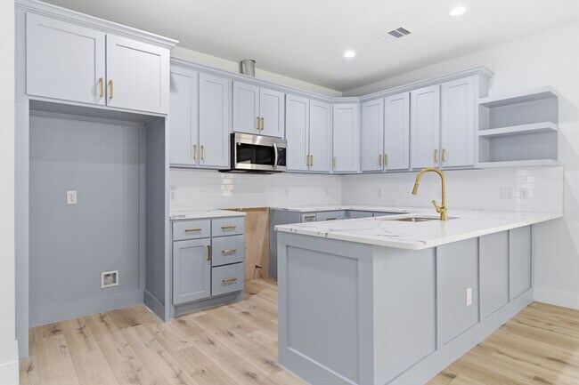 Building Photo - 7040 Kinney St