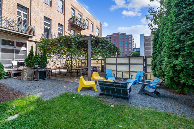 secure outdoor grill & pergola - 801 Washington Ave N