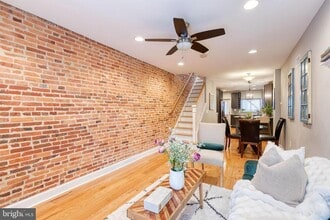 Building Photo - 626 S Curley St