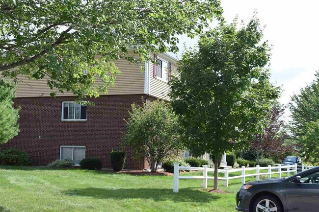 Building Photo - 3951 Brown Ave