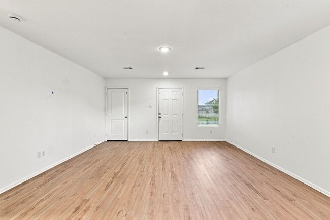 Building Photo - 7227 Gorrion Dr